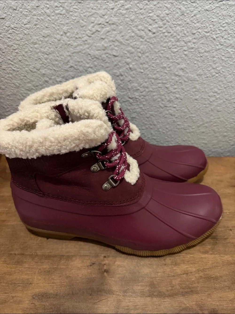 Sperry  Insulated Burgundy Winter Ankle Boots size 9.5